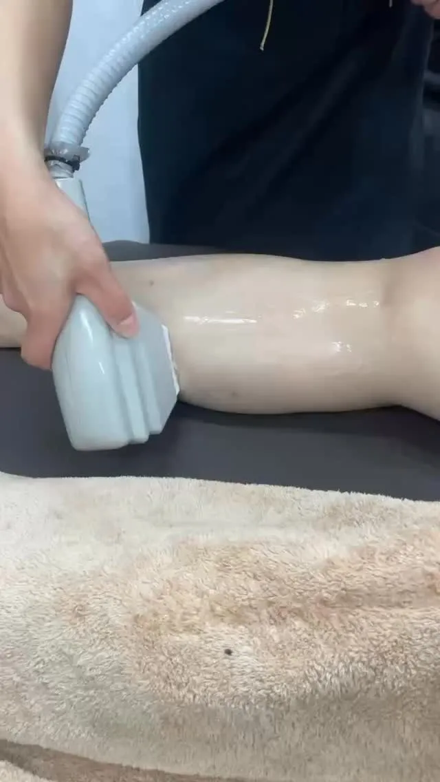 足の光脱毛は、理想的な仕上がりを求める方に大変人気のある選択...